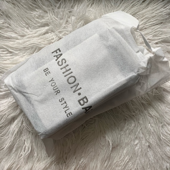 Crossbody Chain Black Purse / Messenger Bag - Picture 15 of 15